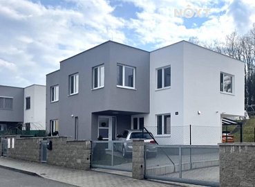 Prodej domu rodinný 120 m² pozemek 516 m², Karmínová, Zlín-Kudlov